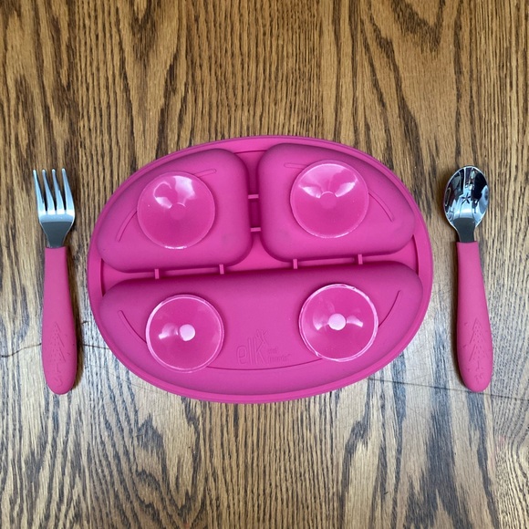 🍽️💕ELK and FRIENDS💕🍽️silicone slip-proof children’s dinnerware set in PINK🌸NEW🌸 - Picture 2 of 8